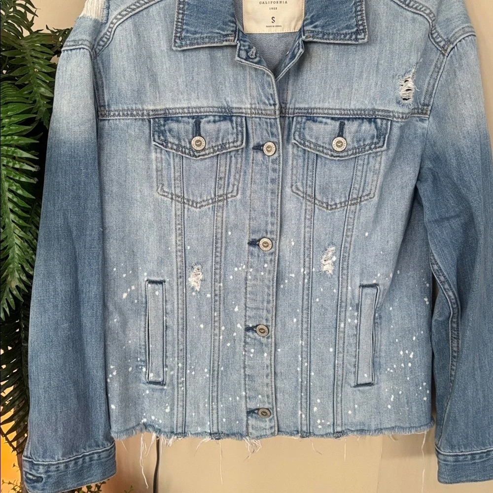 Hollister Distressed Light Blue Wash Raw Hem Splatter Dotted 100% Cotton Cali